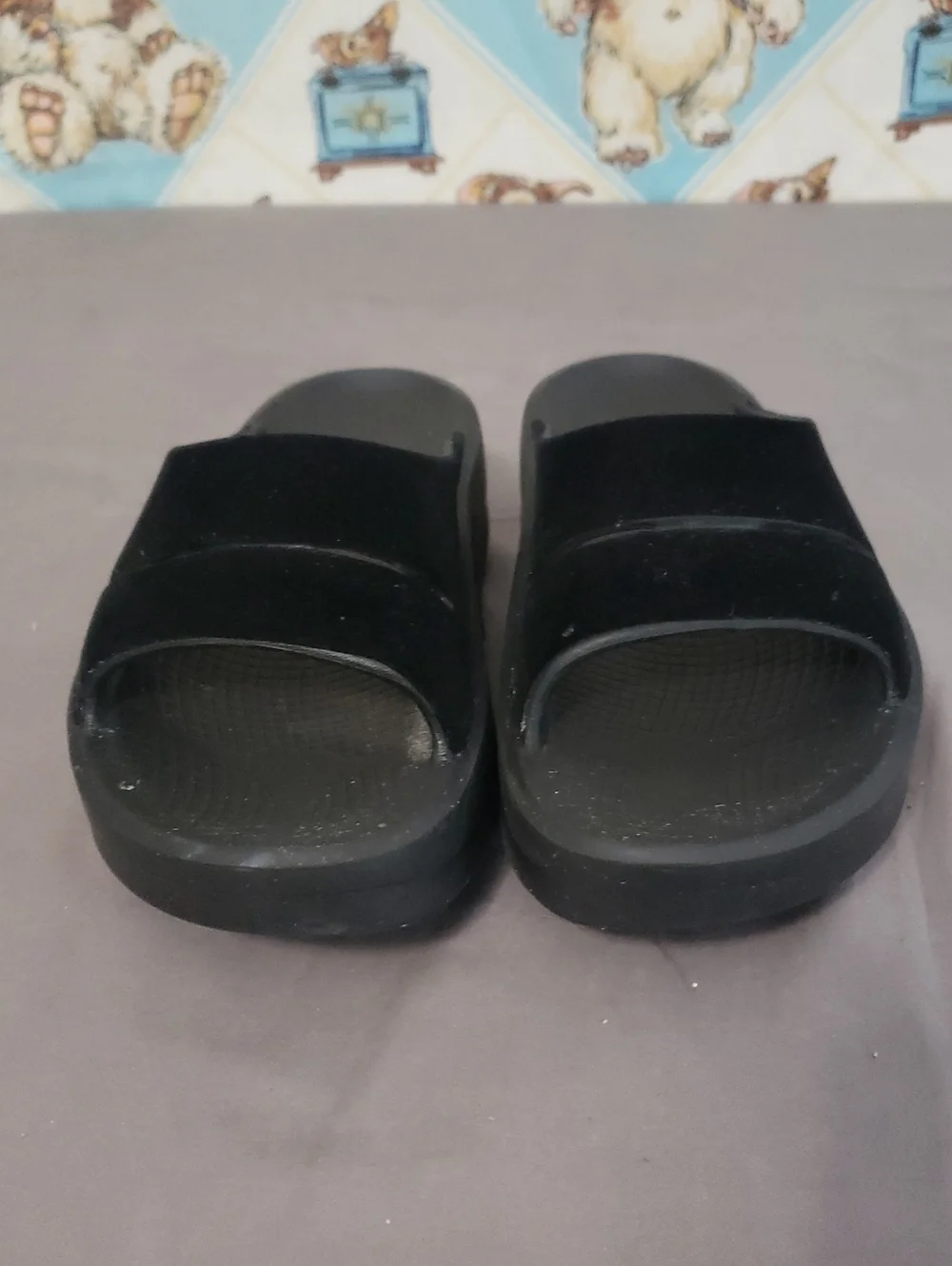 OOFOS Black Slide Sandals